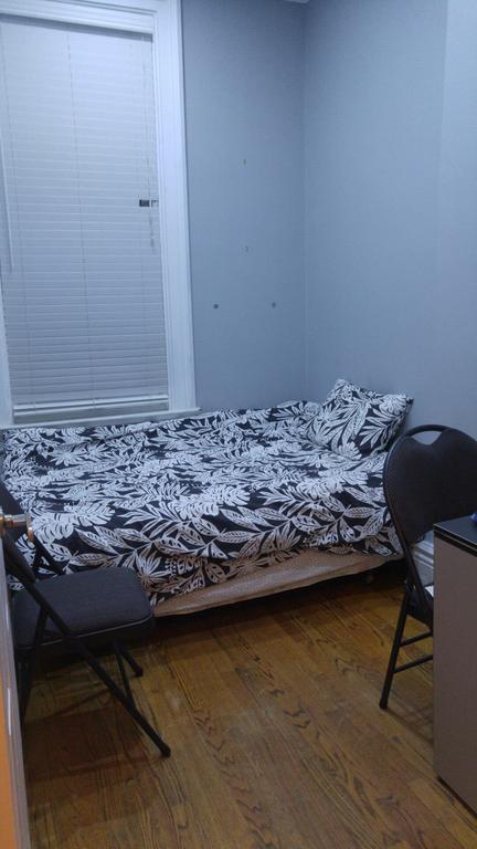 Guest House On The Carlton Street. Toronto Bagian luar foto